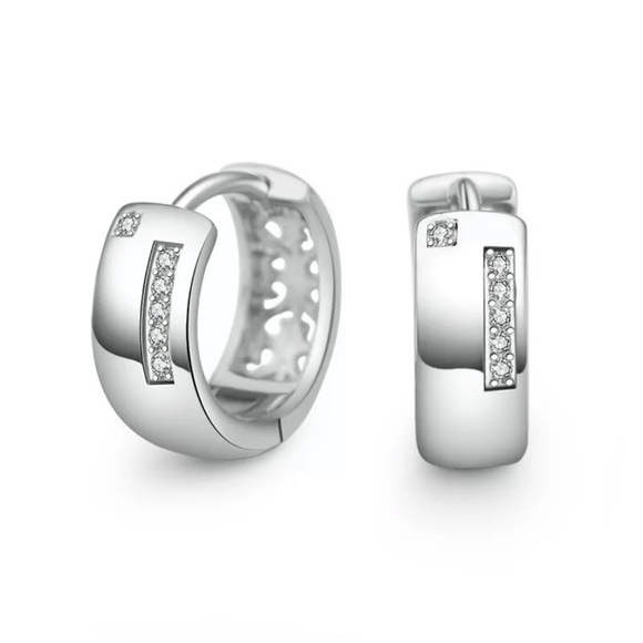 Jewelry - Elegant 925 Silver Hoop Earrings White Sapphire